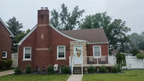 15076 Harrison, Allen Park, MI 48101