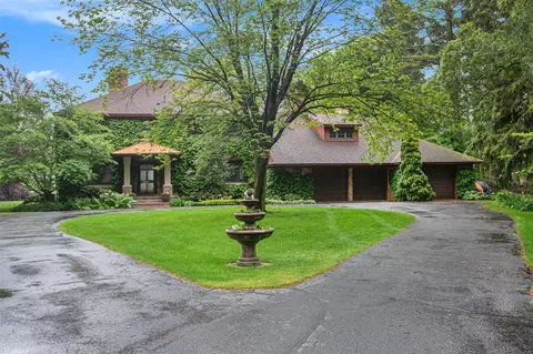 371 Waukazoo, Holland, MI 49424