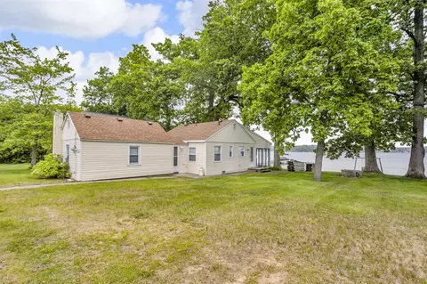 8370 Horton Bch, Manitou Beach, MI 49253