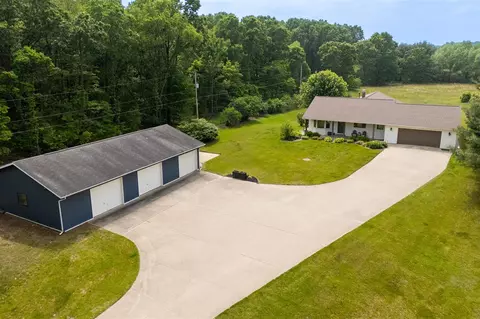 Exterior - 7738 S 3rd, Mattawan, MI 49071 photo 6 of 10