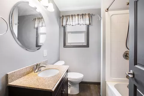 Bath - 525 Riverview, Monroe, MI 48162 photo 1 of 2