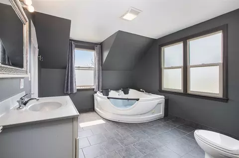 Bath - 525 Riverview, Monroe, MI 48162 photo 2 of 2