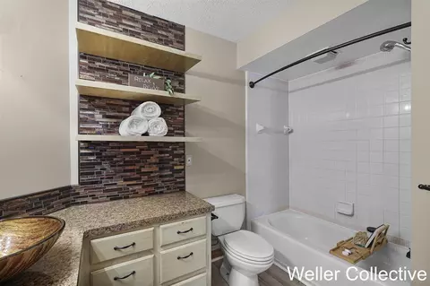 Bath - 1540 Springbrook, Jenison, MI 49428 photo 1 of 5