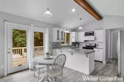 Kitchen - 1540 Springbrook, Jenison, MI 49428 photo 1 of 5