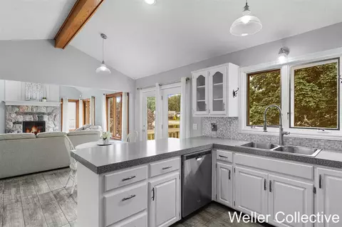 Kitchen - 1540 Springbrook, Jenison, MI 49428 photo 3 of 5