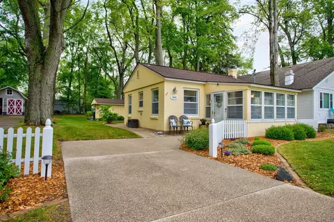 1669 Waukazoo, Holland, MI 49424