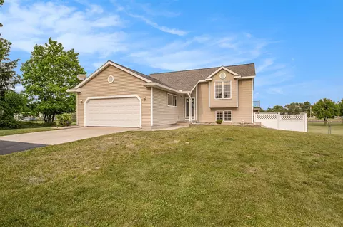 11974 Myers Lk, Cedar Springs, MI 49319