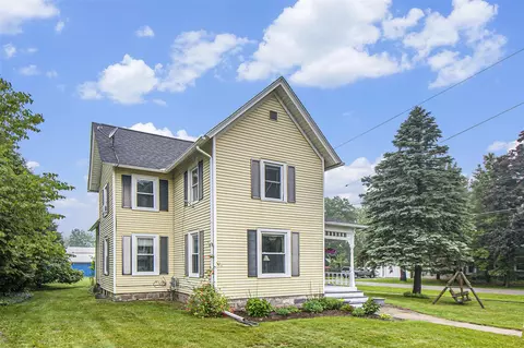 402 S Wood, Stockbridge, MI 49285