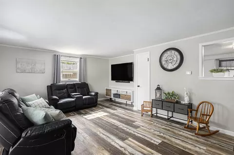 Living - 1012 E Hatch, Sturgis, MI 49091 photo 1 of 2