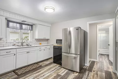 Kitchen - 1012 E Hatch, Sturgis, MI 49091 photo 2 of 2