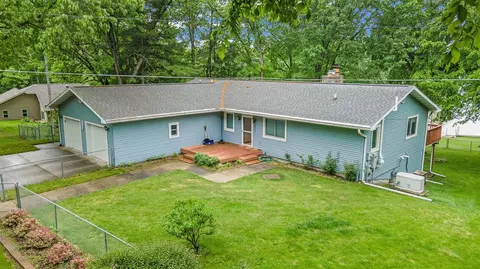 1100 Vining, Greenville, MI 48838