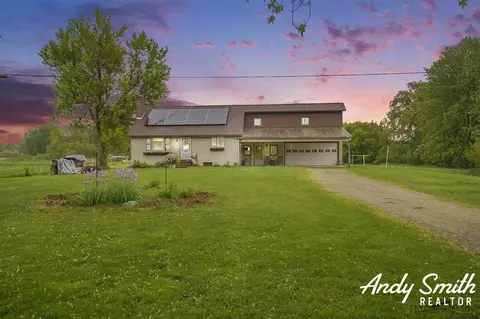 9386 N Vandecar, Farwell, MI 48622