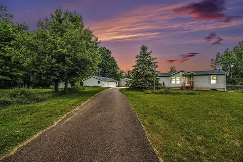 3093 104th, Allegan, MI 49010