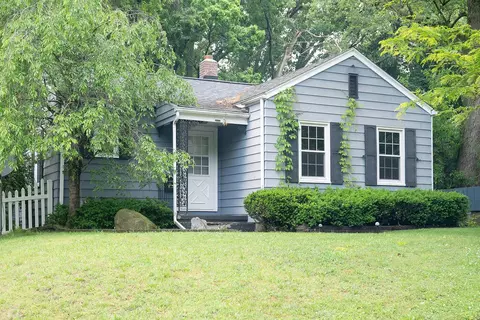 269 E Oak Grv, Parchment, MI 49004