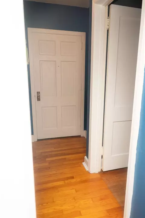 Entry Way - 269 E Oak Grv, Parchment, MI 49004 photo 1 of 1