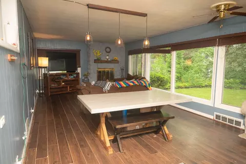 Living - 269 E Oak Grv, Parchment, MI 49004 photo 2 of 2