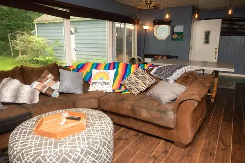 Living - 269 E Oak Grv, Parchment, MI 49004 photo 1 of 2