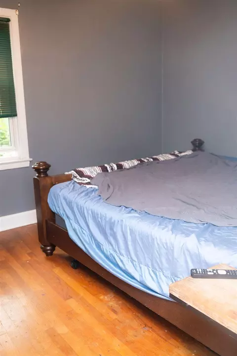 Bedroom - 269 E Oak Grv, Parchment, MI 49004 photo 1 of 3