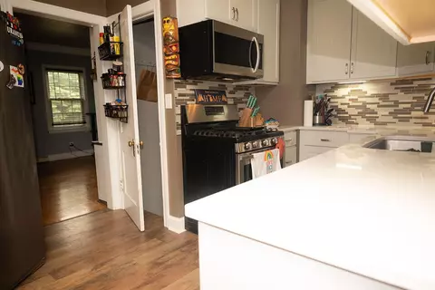 Kitchen - 269 E Oak Grv, Parchment, MI 49004 photo 1 of 5