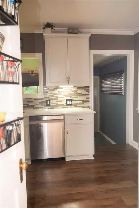 Kitchen - 269 E Oak Grv, Parchment, MI 49004 photo 5 of 5