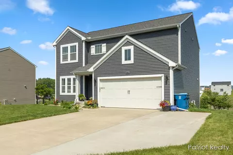 490 Oak Mdw, Middleville, MI 49333