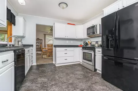 Kitchen - 518 Hill, Marshall, MI 49068 photo 2 of 3
