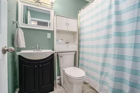Bath - 518 Hill, Marshall, MI 49068 photo 2 of 2