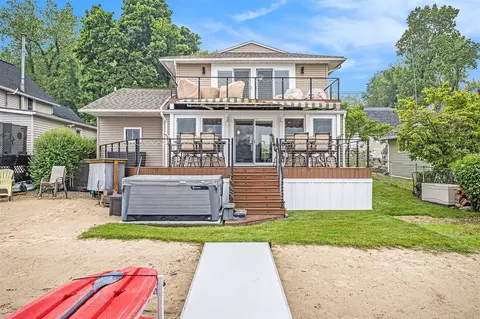 356 Lyon Lk, Marshall, MI 49068