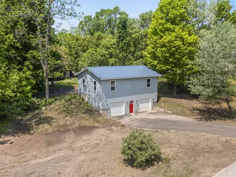 7050 River St, Benzonia, MI 49616