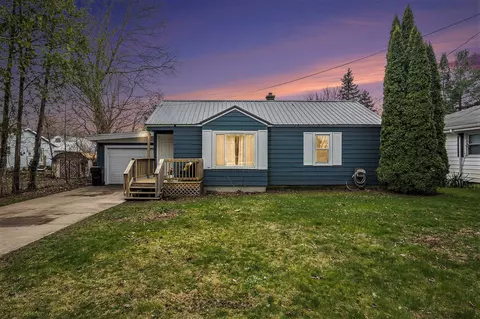 216 W Woodrow, Fremont, MI 49412
