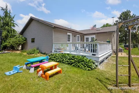 Exterior - 1413 6th, Belding, MI 48809 photo 7 of 11