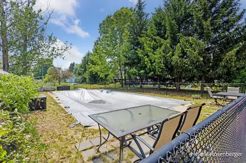 Exterior - 1413 6th, Belding, MI 48809 photo 6 of 11