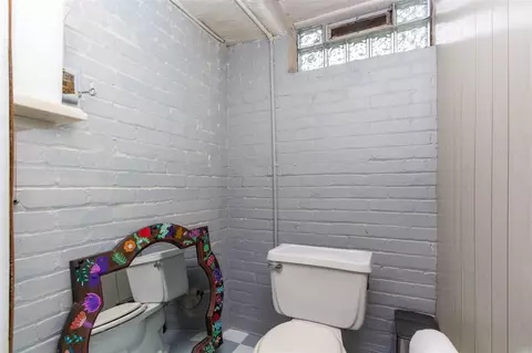 Bath - 953 Berkshire, Grosse Pointe, MI 48230 photo 7 of 7