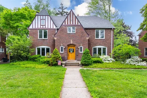 953 Berkshire, Grosse Pointe, MI 48230