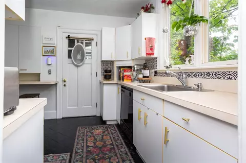 Kitchen - 953 Berkshire, Grosse Pointe, MI 48230 photo 1 of 5