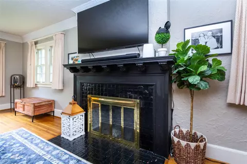Living - 953 Berkshire, Grosse Pointe, MI 48230 photo 4 of 4