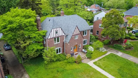 View/Area - 953 Berkshire, Grosse Pointe, MI 48230 photo 1 of 7