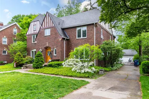 Exterior - 953 Berkshire, Grosse Pointe, MI 48230 photo 2 of 9