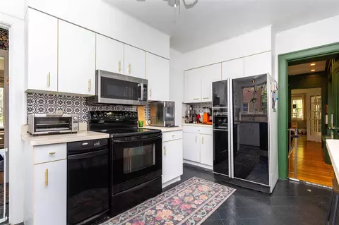 Kitchen - 953 Berkshire, Grosse Pointe, MI 48230 photo 2 of 5