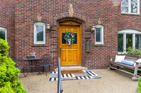 Exterior - 953 Berkshire, Grosse Pointe, MI 48230 photo 3 of 9