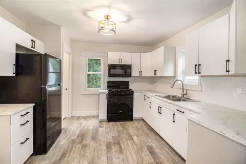 Kitchen - 145 Sycamore, Jackson, MI 49202 photo 1 of 3