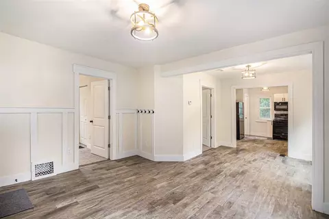 Entry Way - 145 Sycamore, Jackson, MI 49202 photo 1 of 3