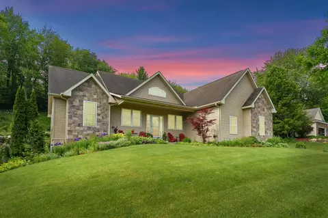 4157 Winding, Kalamazoo, MI 49004