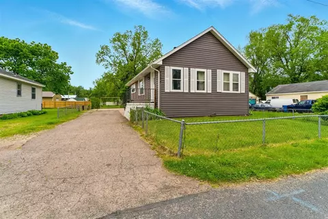 3307 Brookfield, Kalamazoo, MI 49048