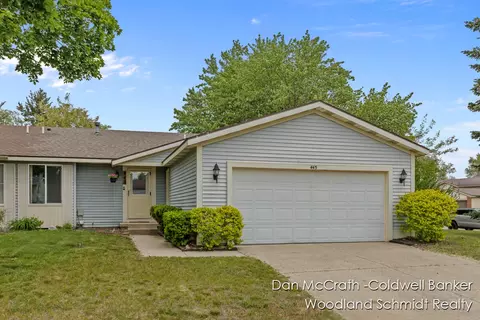 445 Pine Vis, Kentwood, MI 49548