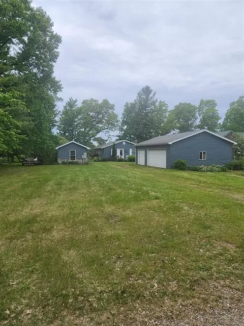 46632 S Lakeshore, Lawrence, MI 49064