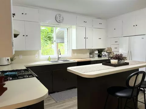 Kitchen - 91 E Commerce, Grant, MI 49327 photo 2 of 2
