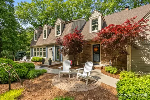 303 Stickney Rdg, Grand Haven, MI 49417