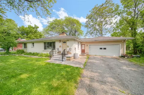 2618 Greencliff, East Lansing, MI 48823