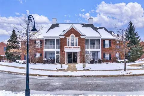 1955 Coventry, Jackson, MI 49201